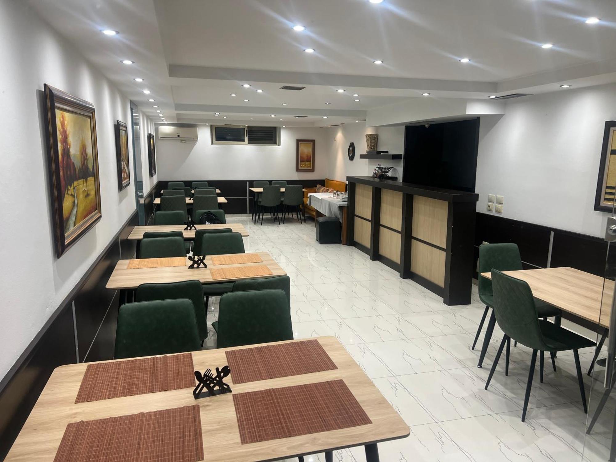 Enzo Near 4* Tirana